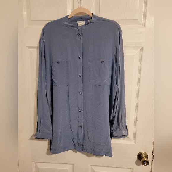 All silk woman's button up shirt - Picture 1 of 6